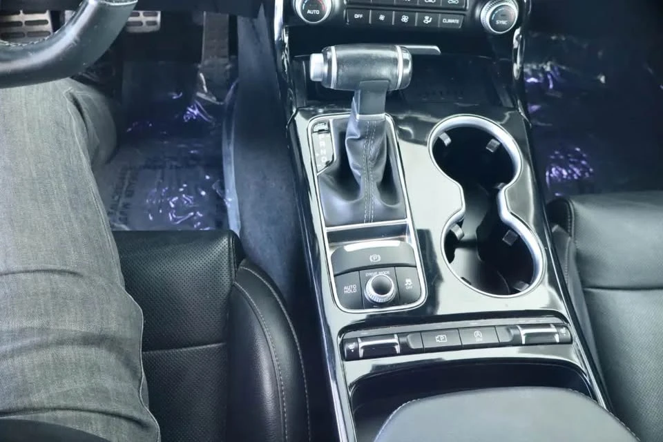 2022 Kia Stinger - Image 15 of 19