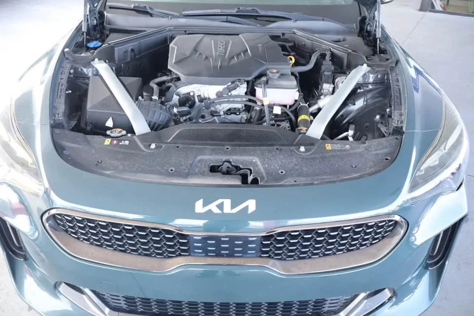 2022 Kia Stinger - Image 18 of 19