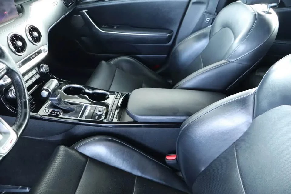 2022 Kia Stinger - Image 10 of 19