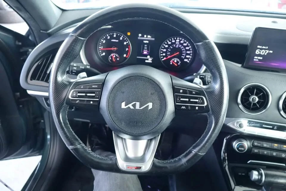 2022 Kia Stinger - Image 12 of 19