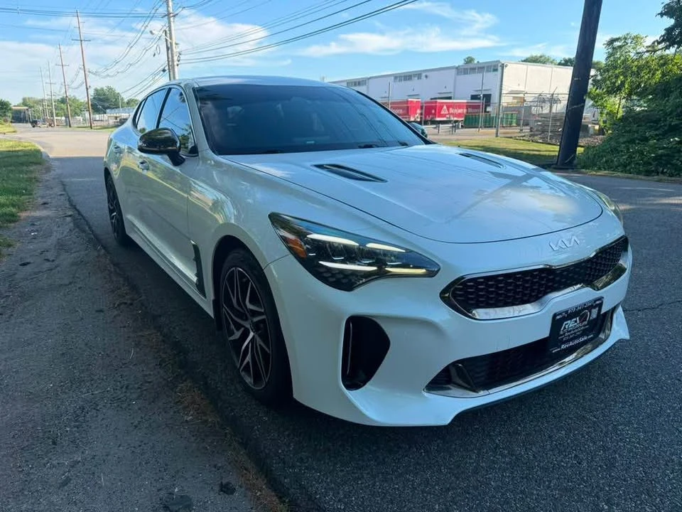 2022 Kia Stinger - Image 2 of 20