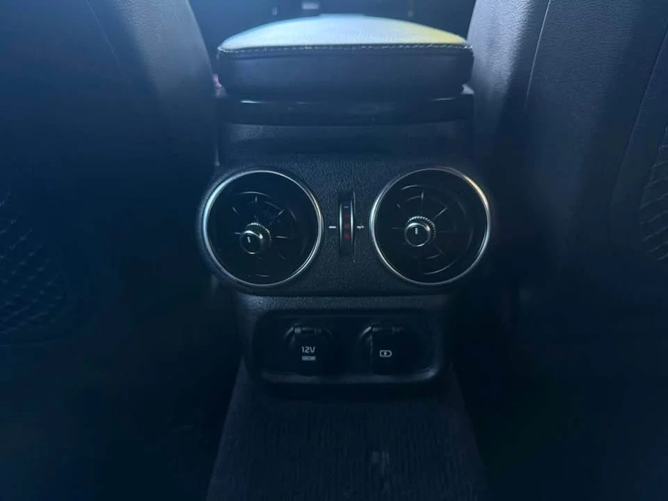 2022 Kia Stinger - Image 19 of 20