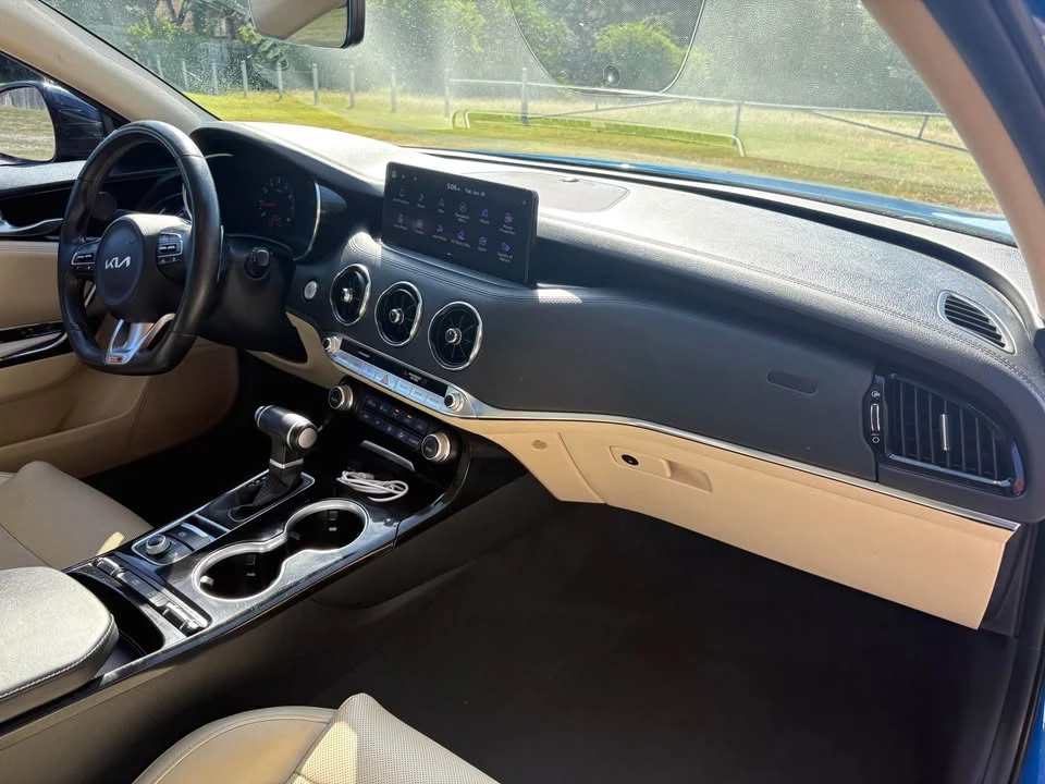 2022 Kia Stinger - Image 16 of 20