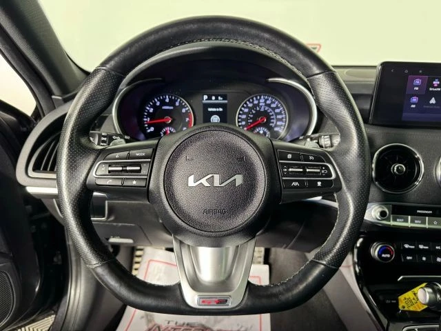 2022 Kia Stinger - Image 13 of 21