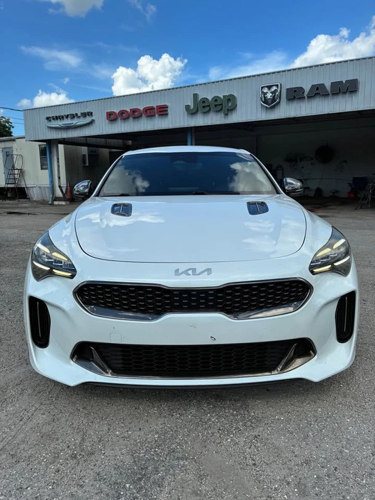 2022 Kia Stinger - Image 2 of 19