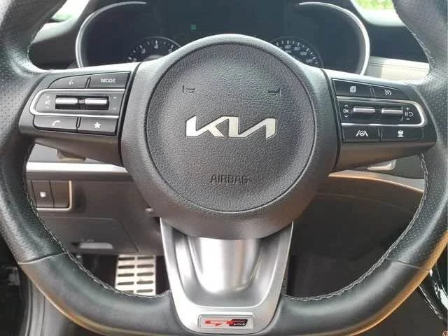 2022 Kia Stinger GT - Image 9 of 16