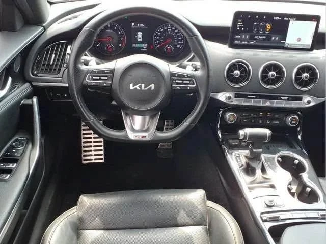 2022 Kia Stinger GT - Image 8 of 16