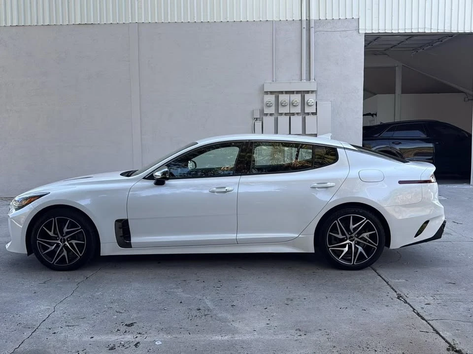 2022 Kia Stinger - Image 8 of 20