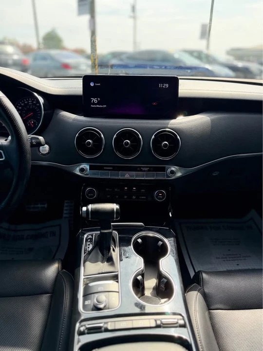 2022 Kia Stinger - Image 9 of 20