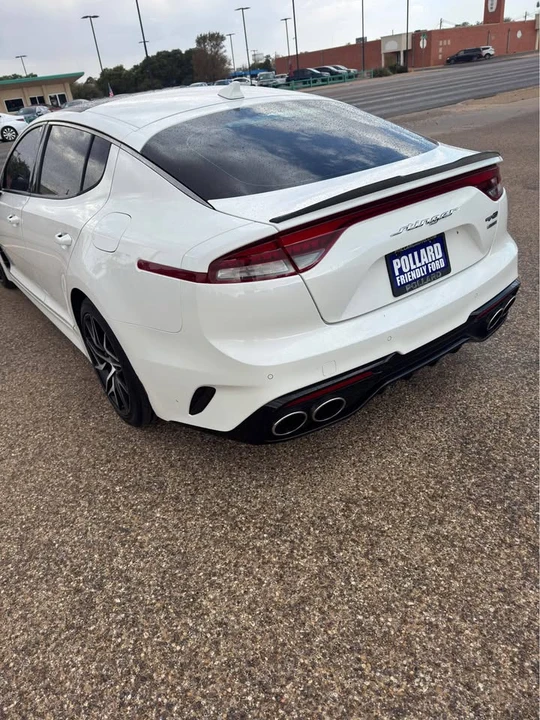 2022 Kia Stinger - Image 2 of 4
