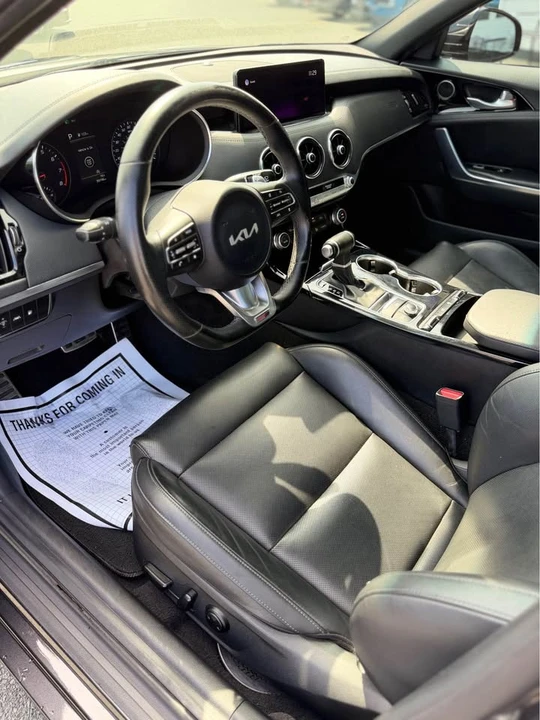2022 Kia Stinger - Image 10 of 20