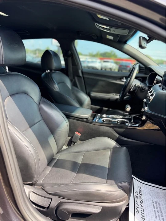 2022 Kia Stinger - Image 18 of 20