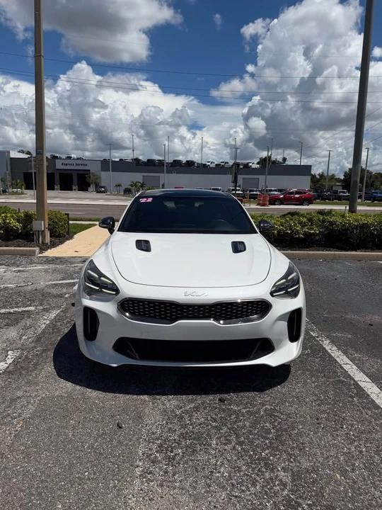2022 Kia Stinger - Image 2 of 11