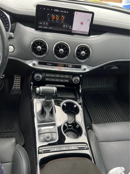 2022 Kia Stinger - Image 7 of 9