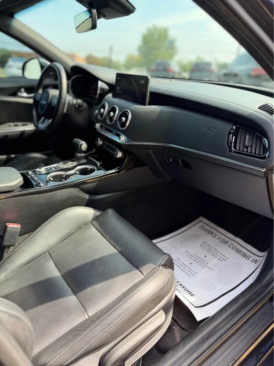 2022 Kia Stinger - Image 17 of 20