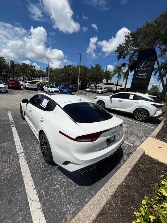 2022 Kia Stinger - Image 4 of 11