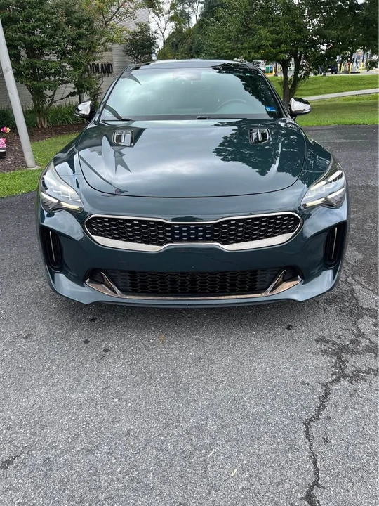 2022 Kia Stinger - Image 2 of 9