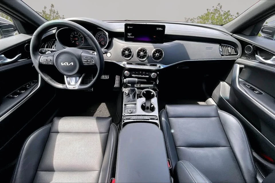 2022 Kia Stinger - Image 11 of 14