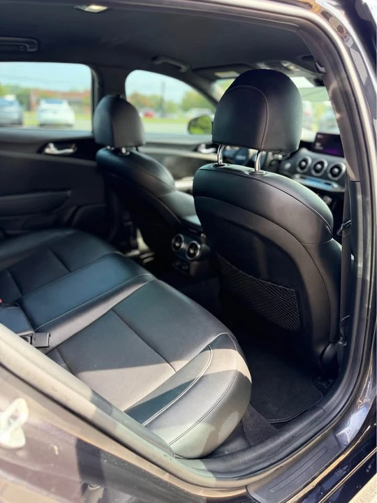 2022 Kia Stinger - Image 15 of 20