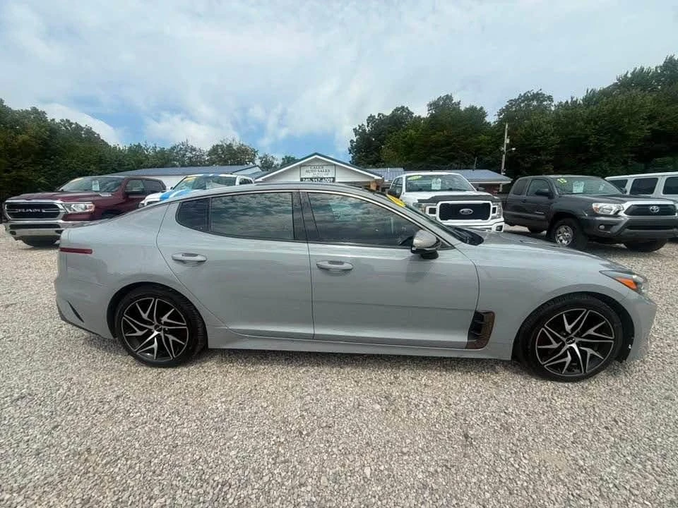 2022 Kia Stinger - Image 3 of 17