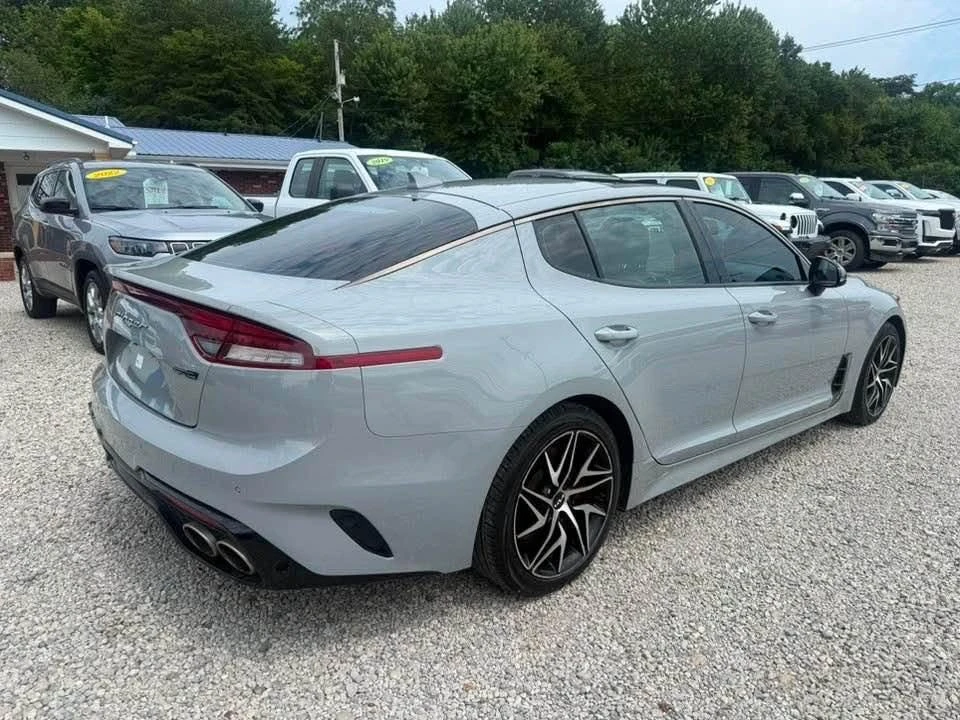 2022 Kia Stinger - Image 2 of 17