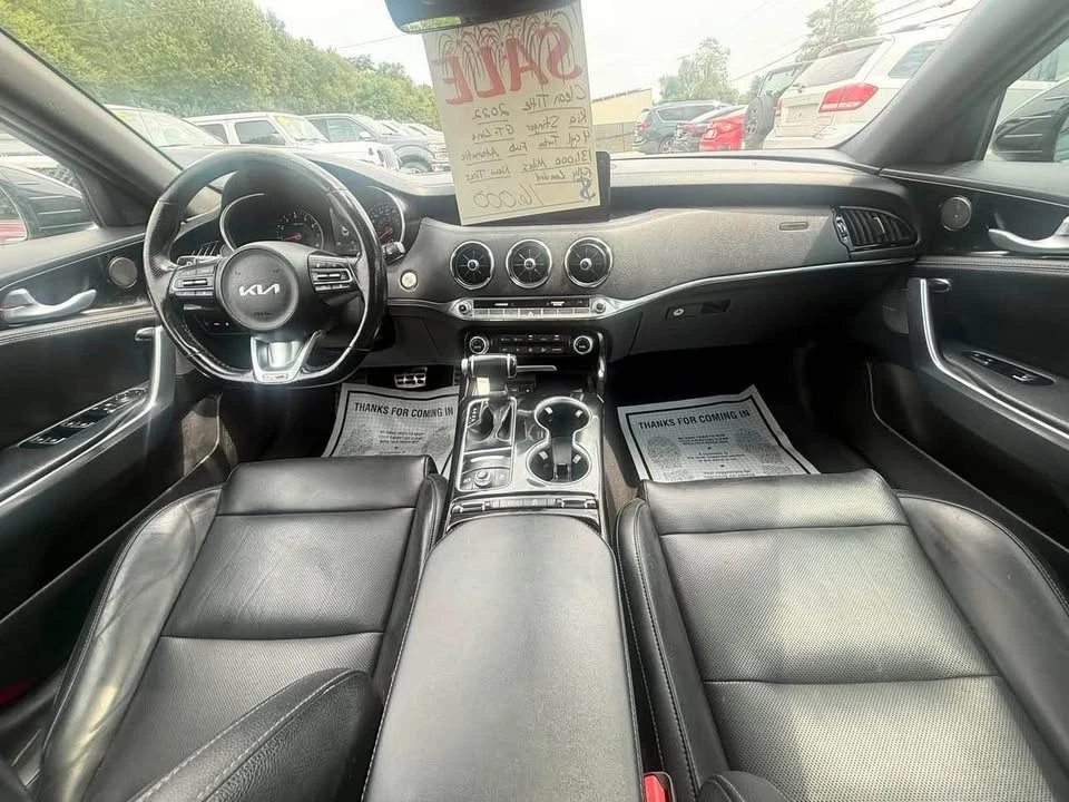 2022 Kia Stinger - Image 15 of 17
