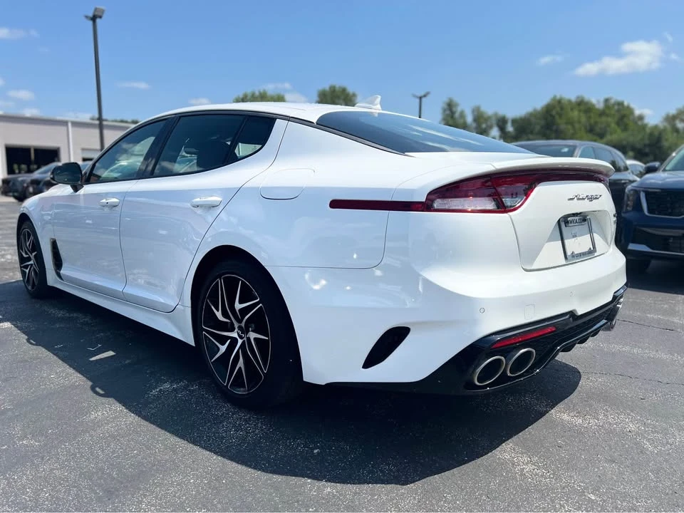 2022 Kia Stinger - Image 4 of 18