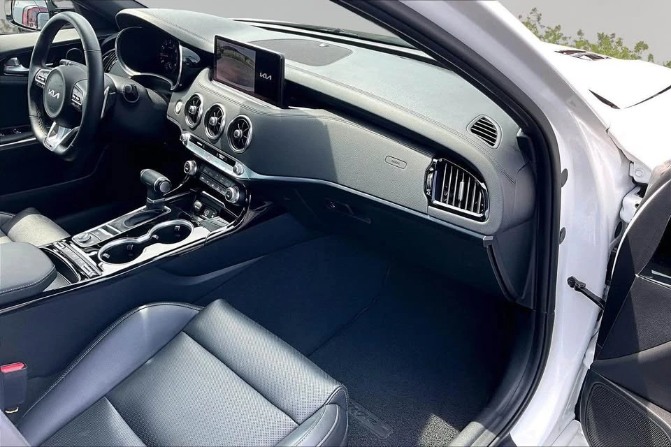 2022 Kia Stinger - Image 12 of 14