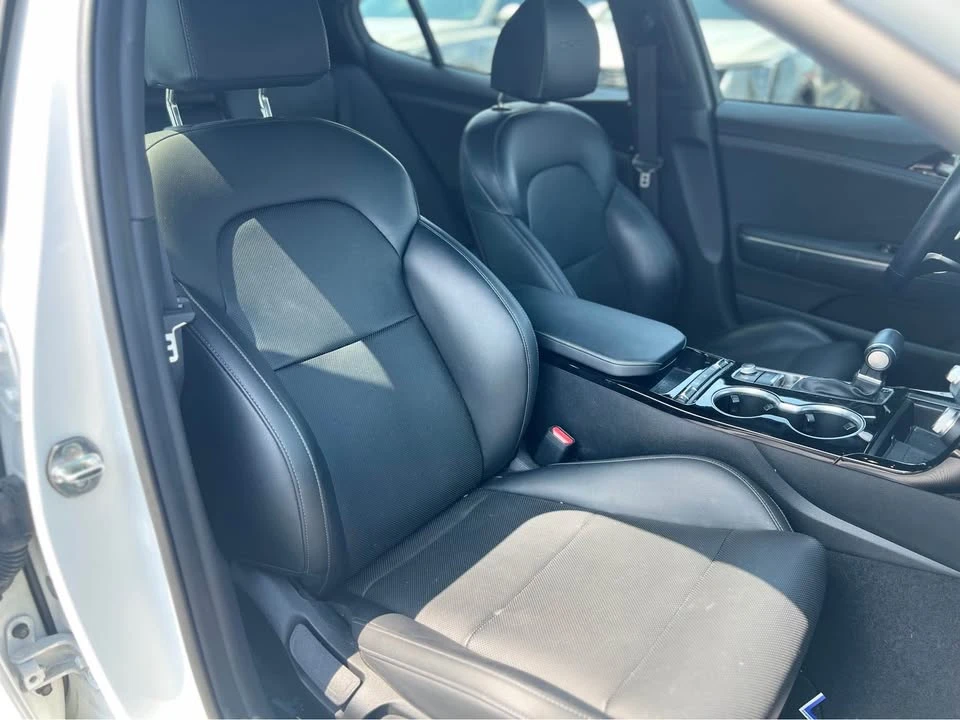 2022 Kia Stinger - Image 11 of 18