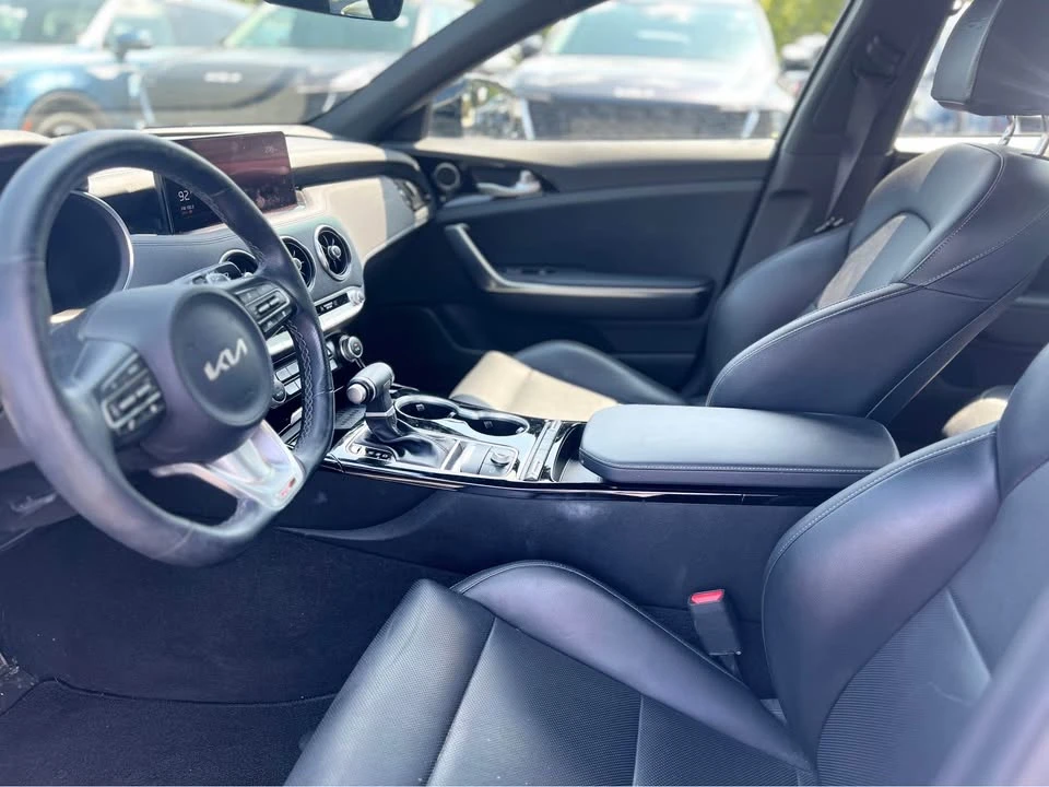 2022 Kia Stinger - Image 10 of 18