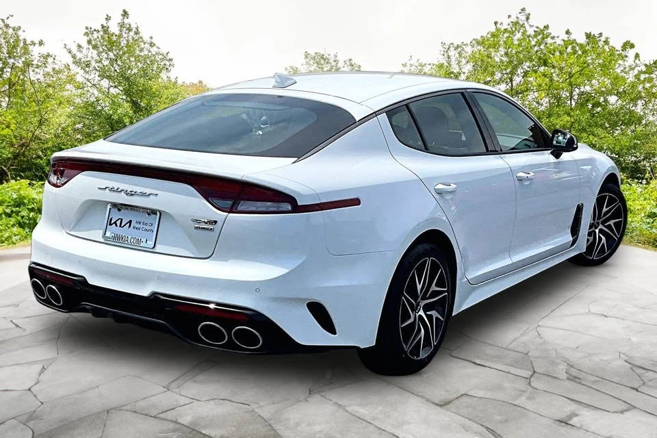 2022 Kia Stinger - Image 2 of 14