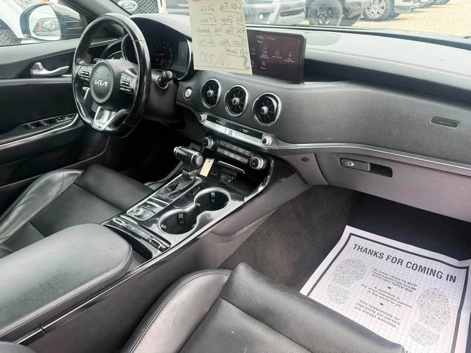 2022 Kia Stinger - Image 10 of 17