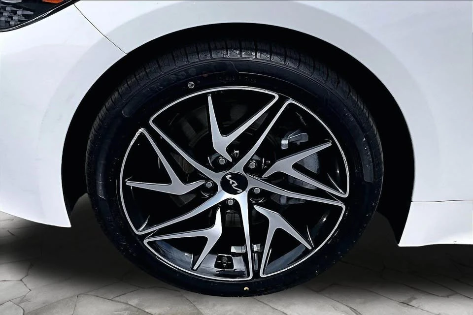 2022 Kia Stinger - Image 8 of 14