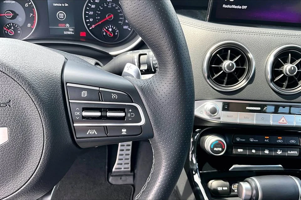 2022 Kia Stinger - Image 13 of 14