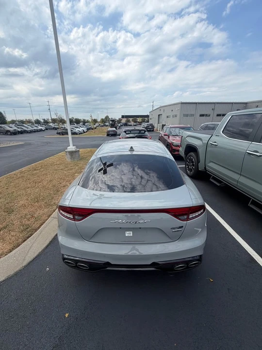 2022 Kia Stinger - Image 9 of 9