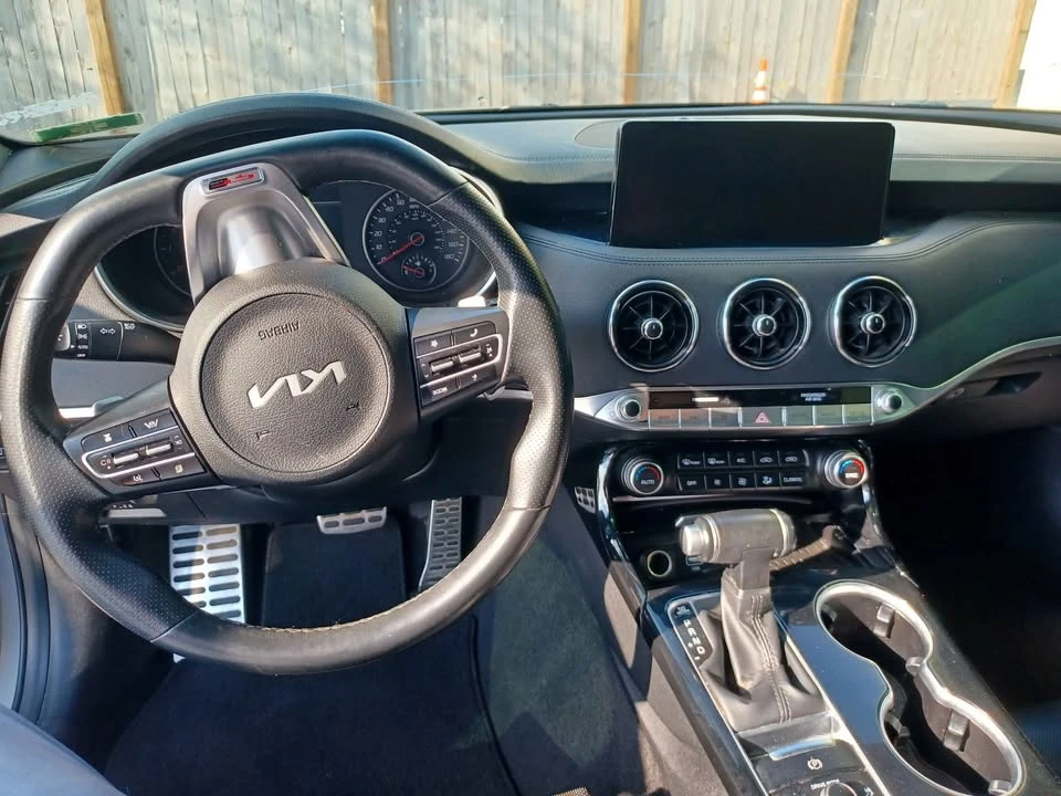 2022 Kia Stinger - Image 13 of 16