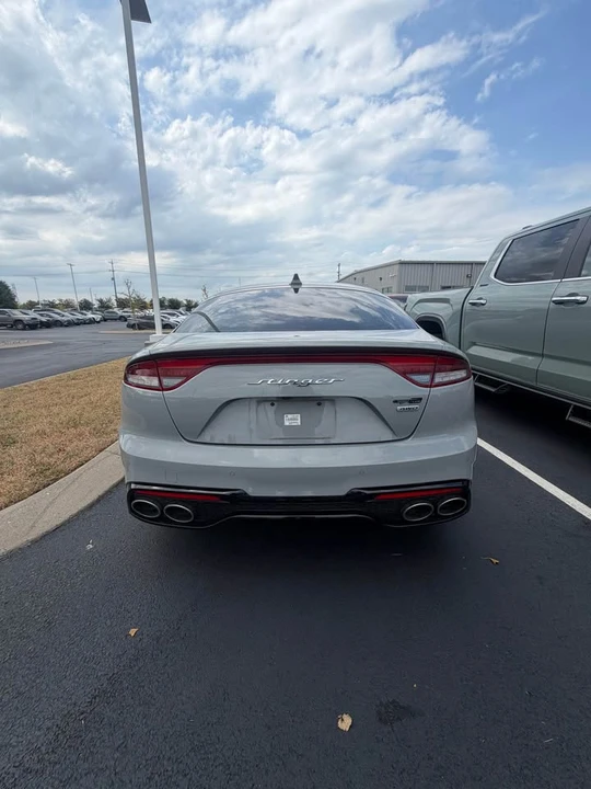 2022 Kia Stinger - Image 7 of 9