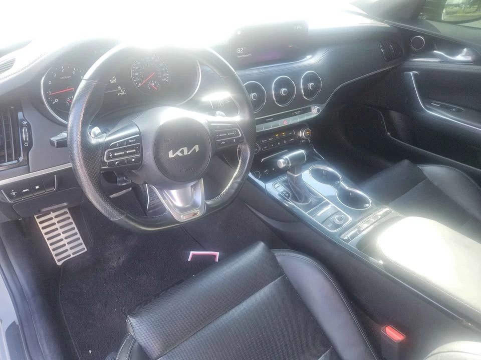 2022 Kia Stinger GT - Image 10 of 19
