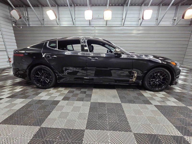 2022 Kia Stinger GT - Image 9 of 20