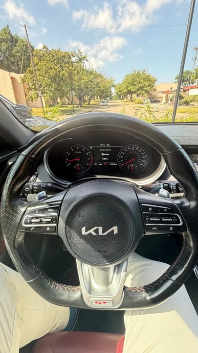 2022 Kia Stinger GT - Image 9 of 11