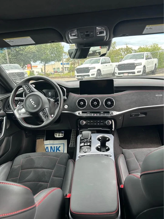 2022 Kia Stinger GT - Image 2 of 9