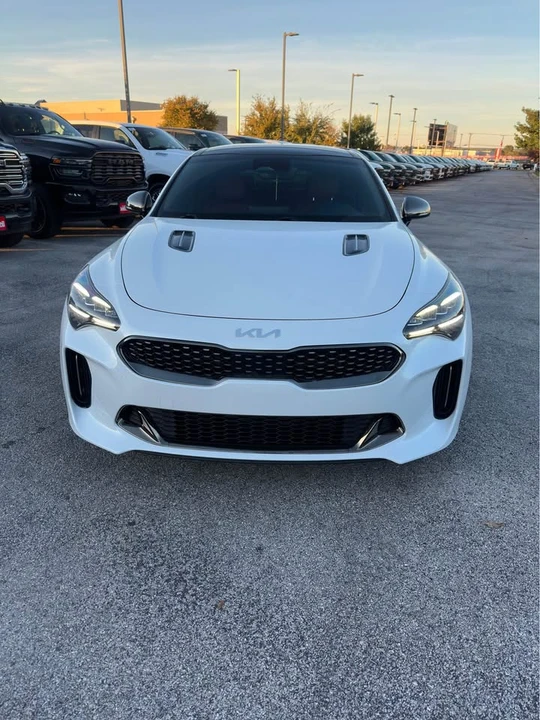 2022 Kia Stinger GT - Image 2 of 11