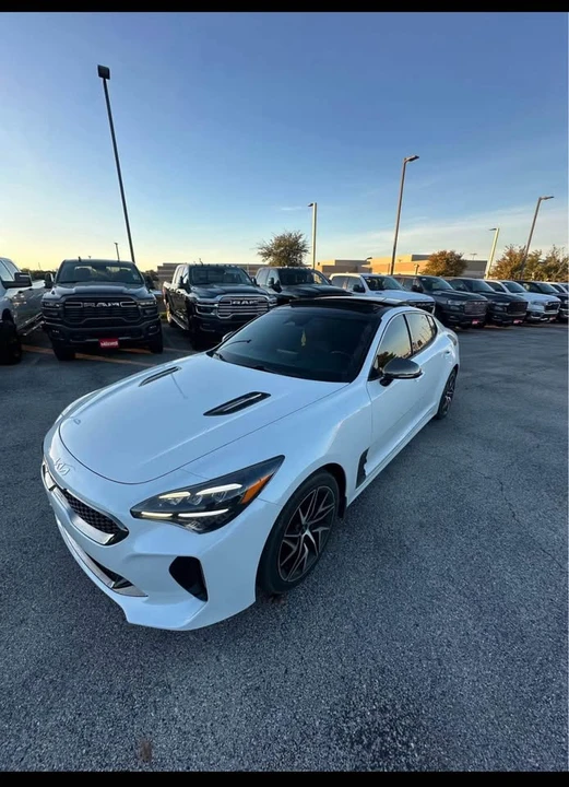 2022 Kia Stinger GT - Image 8 of 10