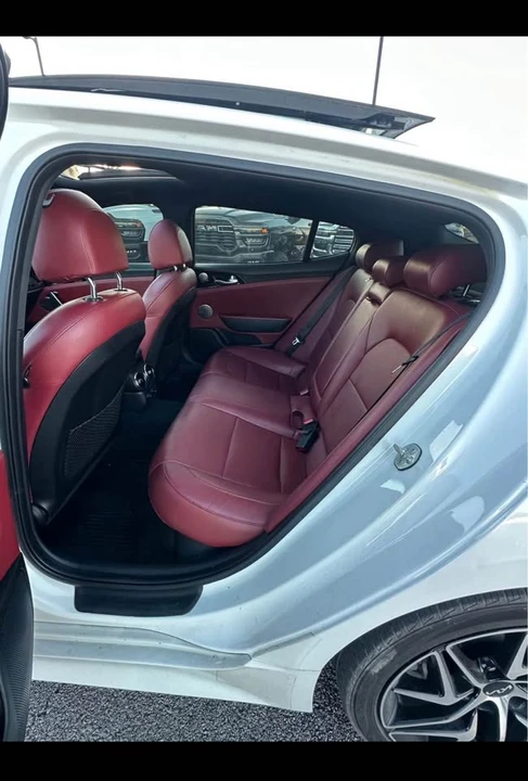 2022 Kia Stinger GT - Image 2 of 10