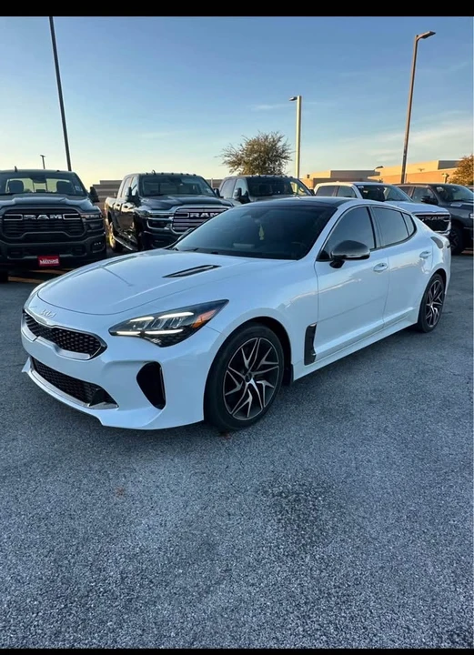 2022 Kia Stinger GT - Image 9 of 10