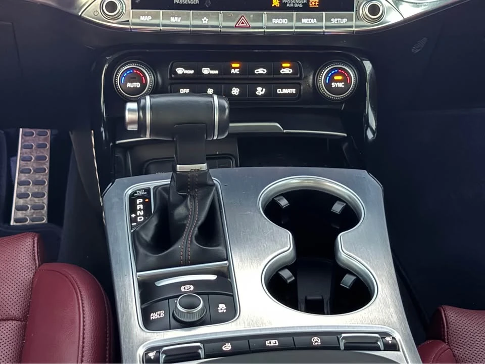 2022 Kia Stinger GT - Image 9 of 10