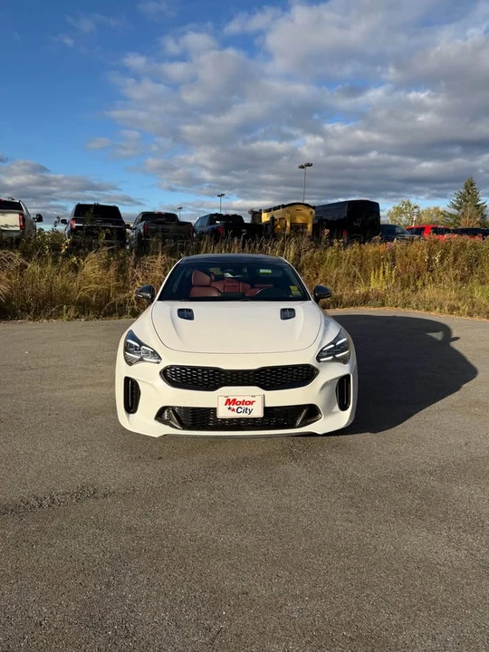 2022 Kia Stinger GT - Image 2 of 13