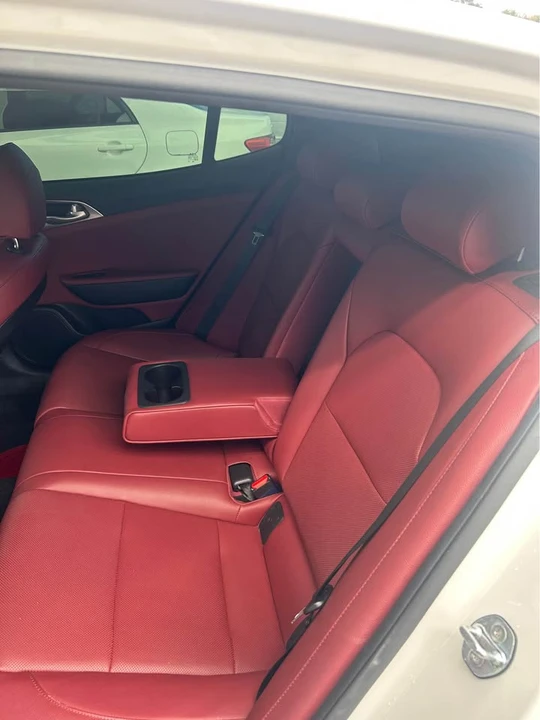 2022 Kia Stinger GT - Image 11 of 14