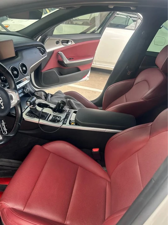 2022 Kia Stinger GT - Image 10 of 14
