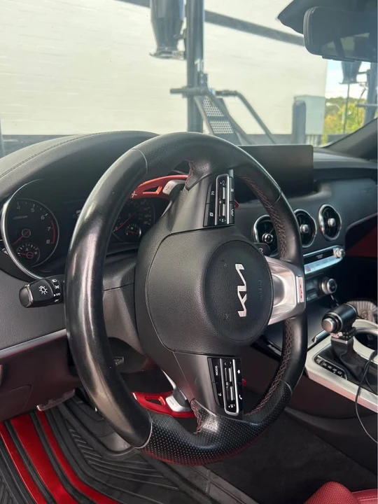 2022 Kia Stinger GT - Image 9 of 14
